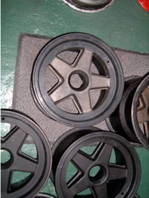 9 x 15 Center Lock Magnesium Wheel (RSR) - Photo 2