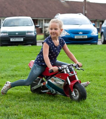 Ellie, Bikergirl