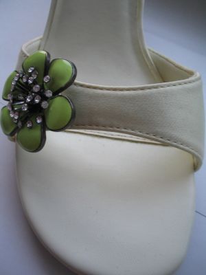 green flowered sandal - detail