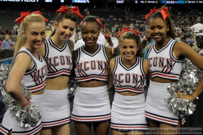 UCONN Huskies cheerleaders