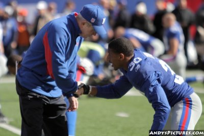 NY Giants head coach Tom Coughlin and CB Justin Tryon