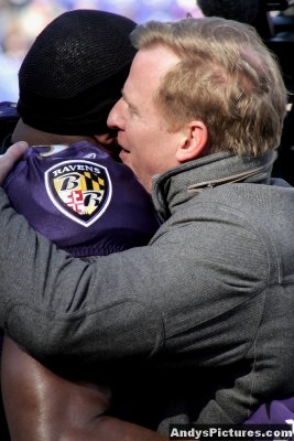Baltimore Ravens LB Ray Lewis with NFL Commissioner Roger Goodell