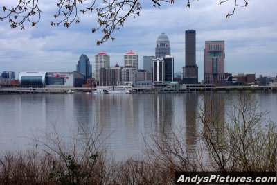 Downtown Louisville from the Indiana side of the Ohio River