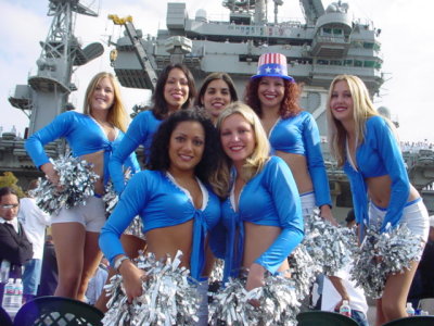 San Diego Riptide Cheerleaders welcome the troops home
