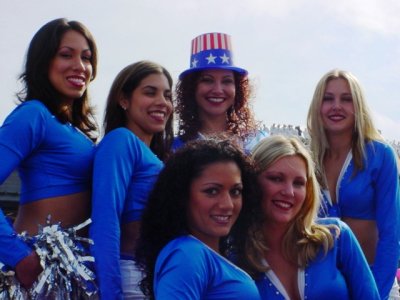 San Diego Riptide Cheerleaders welcome the troops home