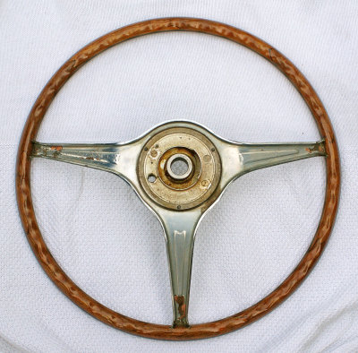 Original Porsche Carrera 2 teak steering wheel