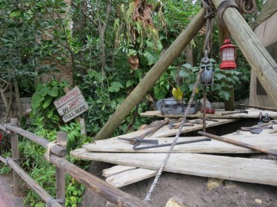 Indiana Jones props, HS