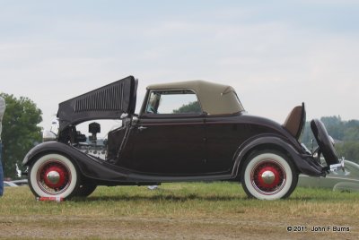1934 Ford DeLuxe Cabriolet