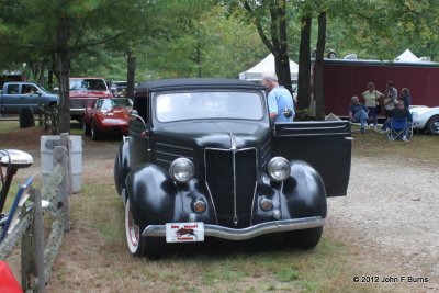 1936 Ford DeLuxe Cabriolet