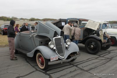 1934 Ford V8 DeLuxe Cabriolet