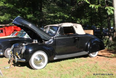 1939 Ford DeLuxe Convertible Coupe