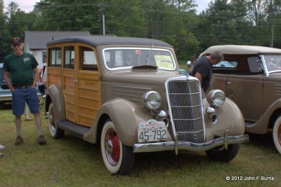 1935 Ford DeLuxe Wagon