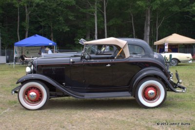 1932 Ford DeLuxe Roadster