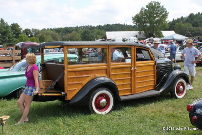 1935 Ford V8 Deluxe Wagon