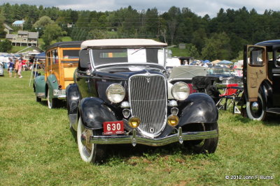 1933 Ford V8 DeLuxe Roadster