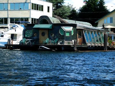 the mermaid's houseboat