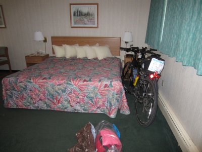20120716_1285 bikes in the room!