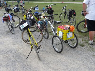 20120718_1334-Bikes at the Camp Lunden SAG-kids rig