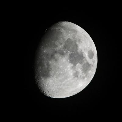 Nov05_moon840mm.jpg