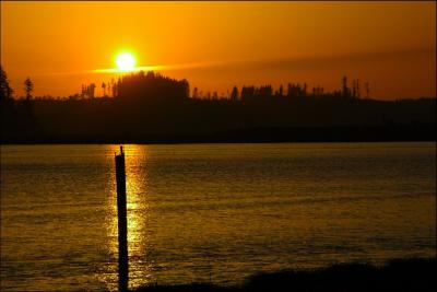 Sunset over the Umpqua River at the community of Gardiner