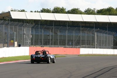 Silverstone Trackday Engage 2011 00022.jpg