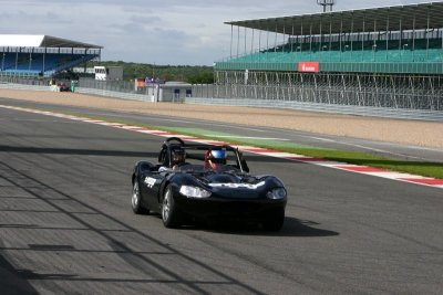 Silverstone Trackday Engage 2011 00055.jpg