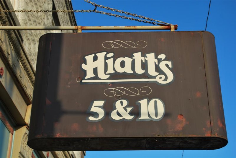 Hiatt's 5 & 10