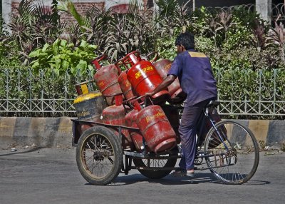 Gas Delivery Man (8524)