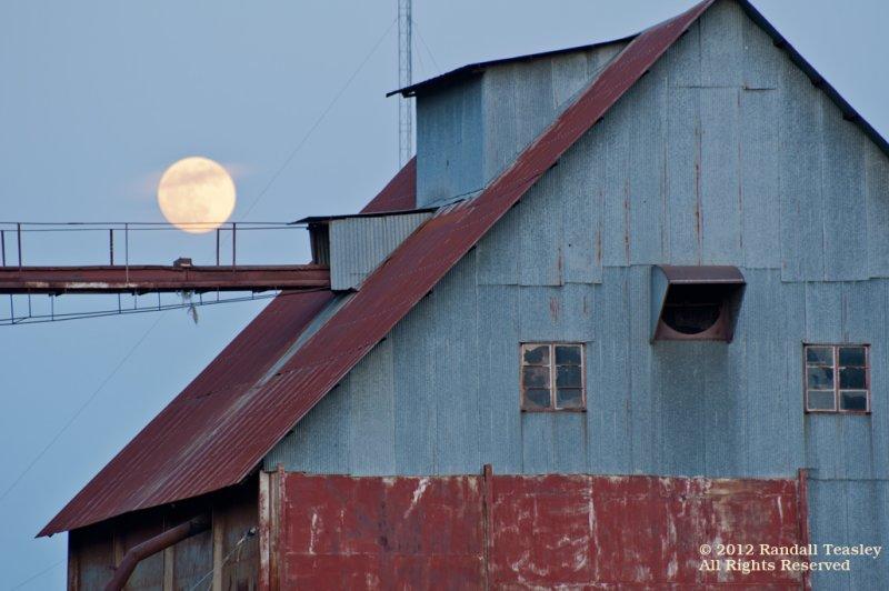 Indianola-Moonrise-02