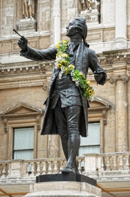 Sir Joshua Reynolds Statue
