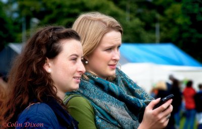Watching the scene or phone ?