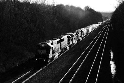 NS Eastbound Freight.JPG