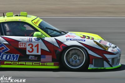 PWL 911 GT3 down the front straight