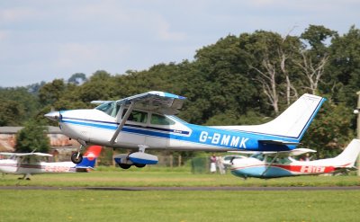 G-BMMK Cessna 182P Skylane II [182-64117]
