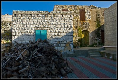 Yanuch - the Druze village / a typical alley
