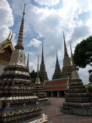 Bangkok - Wat Pho (Royal Chedis)