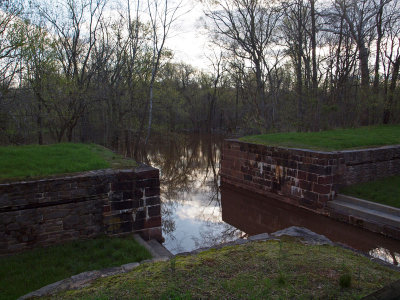Another view of the aqueduct