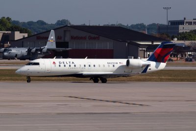 Delta Connection CRJ-200LR