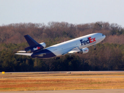 Wheels up on a FedEx DC-10