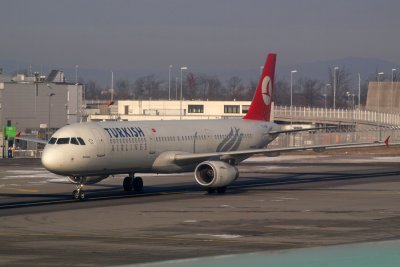 Turkish Airlines A320 Batman