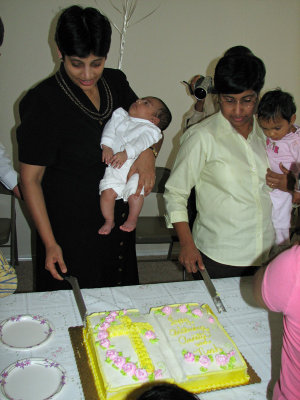 Joint cake cutting