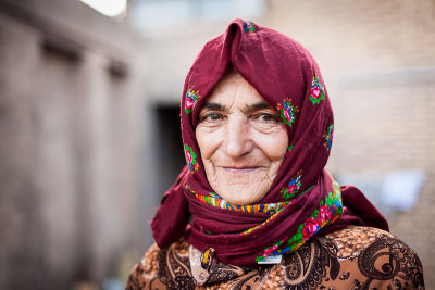 Elderly woman - Mojen, Semnan
