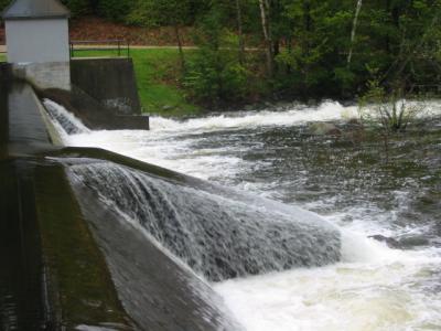 Outflow of the Suncook Lake Dam after the May 2006 Flood