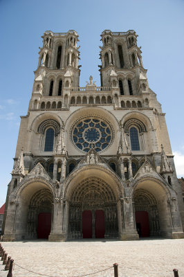Laon Cathedral western facade and entrance