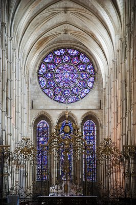 High altar and rose window at Laon Cathedral