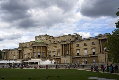 Buckingham Palace from the garden