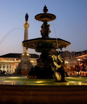 Lisbon_fountain.jpg