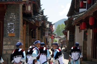 Naxi Women - Seven-star sheepskin