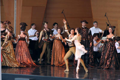 The Joffrey Ballet performs Romeo and Juliet in the Jay Pritzker Pavilion