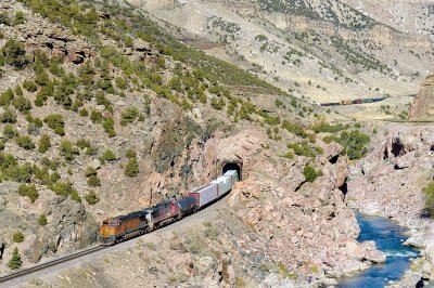 BNSF-in-Wind-River-Canyon-2007-10-21-12-16-24-copy.jpg